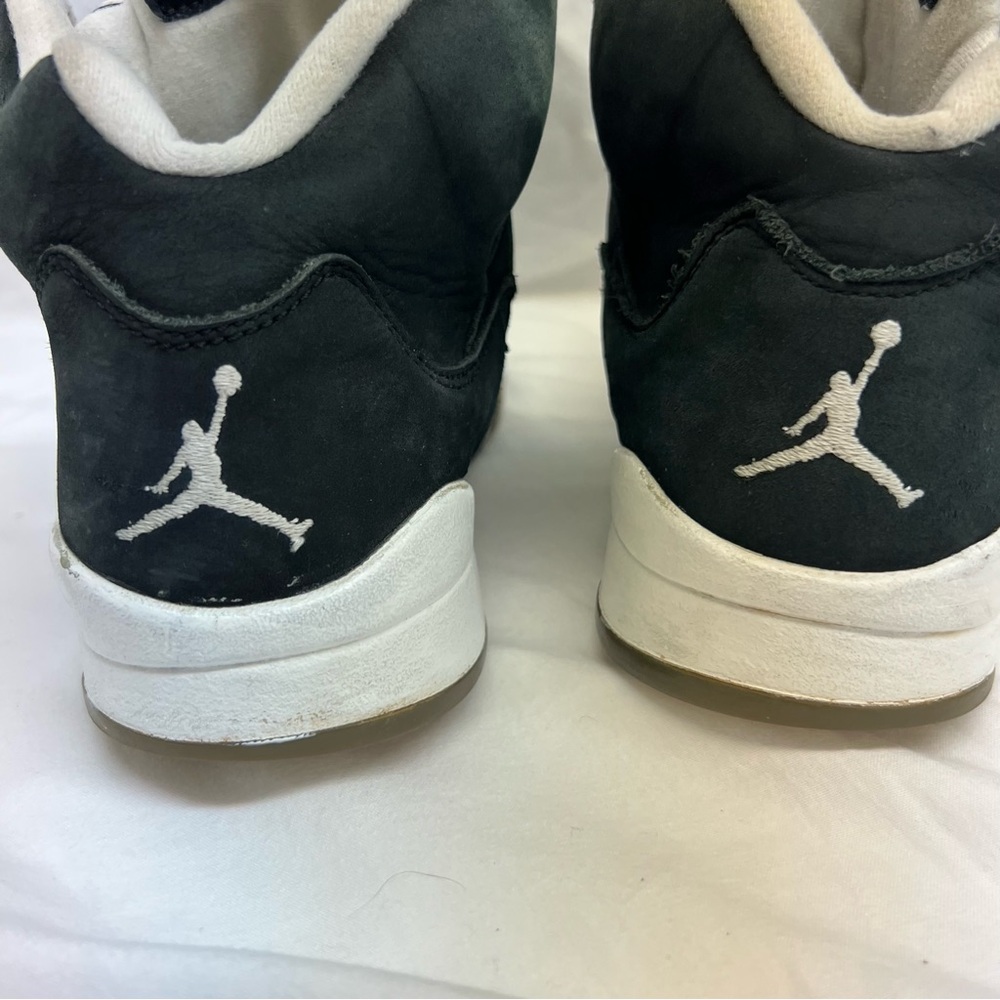 Nike Air Jordan 5 Retro Oreo tennis shoes. - Picture 11 of 11